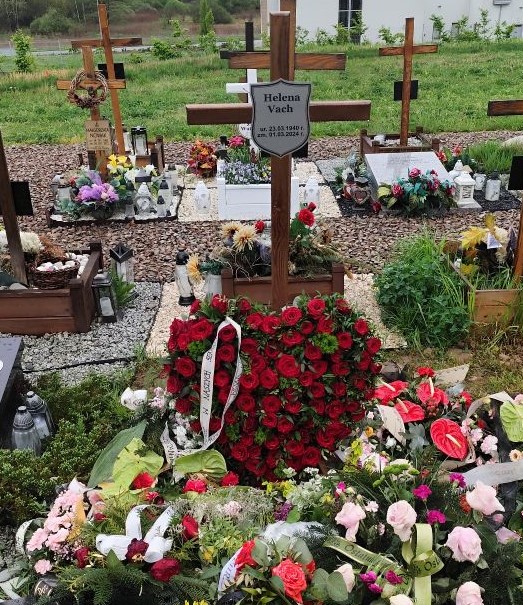 Grób Helena Vach