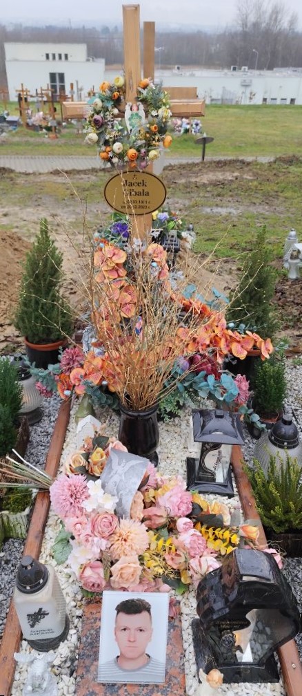 Jacek Gibała 1971 Kraków Tyniecki - Grobonet - Wyszukiwarka osób pochowanych